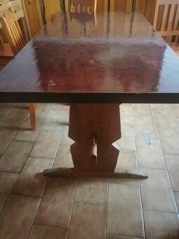 Starší dřevěné stoly. - 5