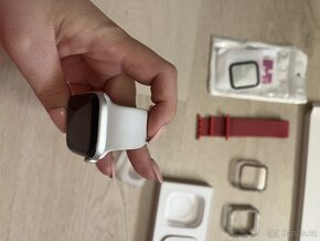 Apple Watch SE 2022 44mm, stříbrné - jako nové - 5