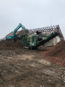 Trámy a demolice stodol domů statků - 5