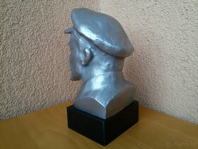 Busta V. I. LENINA z kovu, na podstavce. - 5