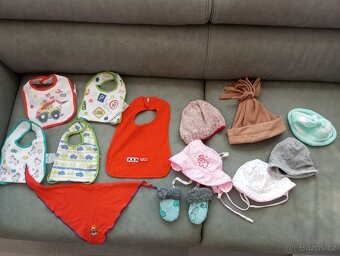 Body, dupačky, trička, čepice za celkem 149 Kč - 5
