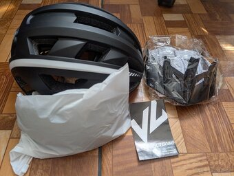 PRODÁM 2x CYKLO PŘILBU KŠILT A BRÝLE - 5