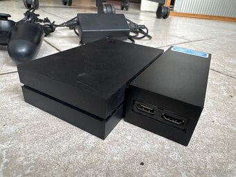 PS4 a příslušenství (ovladač, kamera, větrání, kabely…) - 5