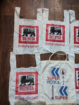 Igelitové tašky Delvita atd. - 5