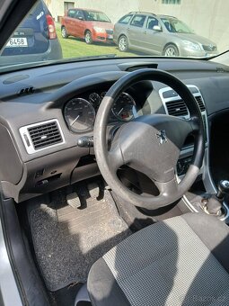 Peugeot 307 1.4i 16v rok 2006,veskere dily - 5