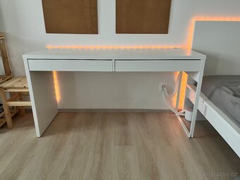 Psací stůl s LED páskem - 5