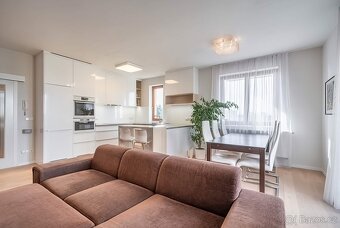 Pronájem bytu 3+kk s balkonem, 85 m² + 16 m², Praha 10 – Mal - 5