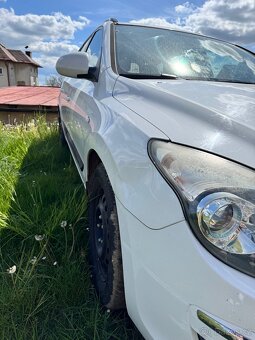 Hyundai i30cw 2009 1.6CRDI - 5