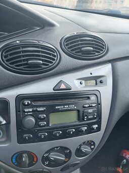 Prodám Ford focus 1.8.85 kW rok 2004 - 5