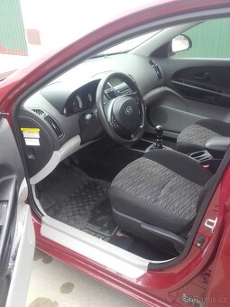 Prodám Kia Ceed 1,6 i, rok 2007 - 5