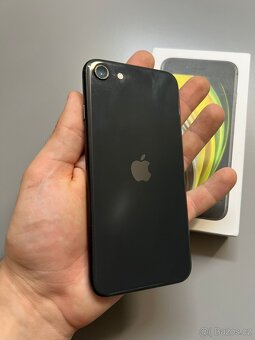 iPhone SE 2020, 64 GB, černý – pěkný stav - 5