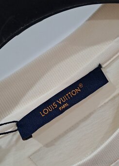 LOUIS VUITTON  TRIKO 1 - 5