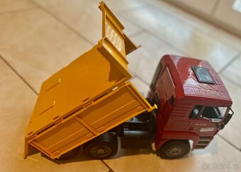 Prodám nákladní auto Man s bagrem Bruder - 5