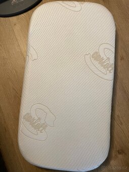 Proutěný koš na miminko Scarlett včetně žlutého potahu - 5