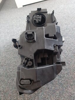 Předni leve světlo BMW G20 - 5