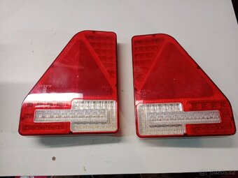 Pravé zadní led světlo - 5