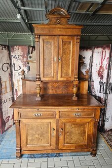 Kredenc starožitný - 5