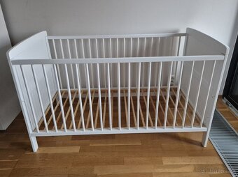 Dětská postýlka 2v1 bílá 140 x 70 + výbava - 5