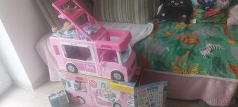 Barbie karavan, plná vybava, barbie, Ken,dcera - 5