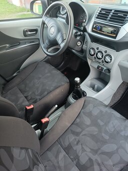 Prodám Suzuki Alto 1.0 50kw rv2009 - 5