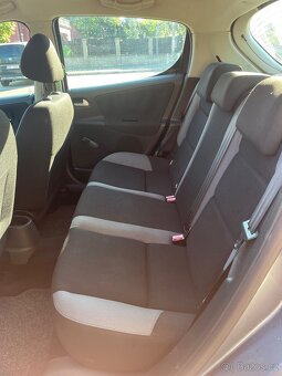 Peugeot 207 1.4 - 5
