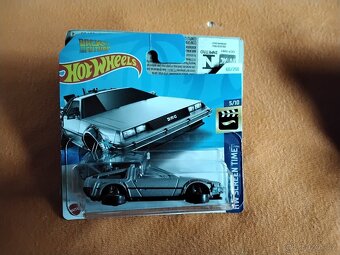 Hot Wheels 4 - 5