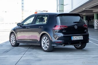Volkswagen Golf - 5