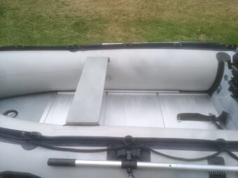 Člun 320, krycí plachta,bez motoru - 5