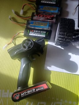 RC auto Himoto Monster EMXT-1 4WD ART 1:10 + 7 baterií - 5