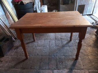 Dreveny jidelni stul - 5