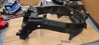 GSXR 750 K4-5 Rám s TP - 5