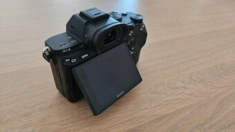 Bezzrcadlovka Sony A7 III - 5