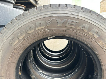 Good Year pneu 245 70 R17,5 - 5