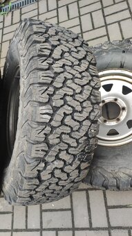BFGoodrich A/T KO2 285/75 R16 s disky 6x139.7 - 5