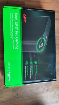 Záložní zdroj APC Back-UPS Pro Herní, 2200 VA, 1320 W - 5
