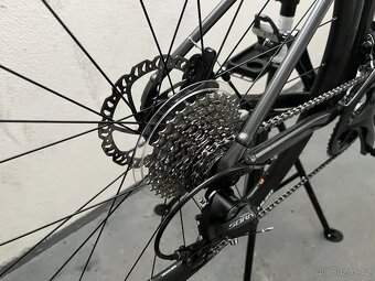 Kolo silniční / Gravel Giant Contend AR - 5