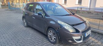 Prodám Renault Megane Scenic k opravě nebo na náhradní dily - 5