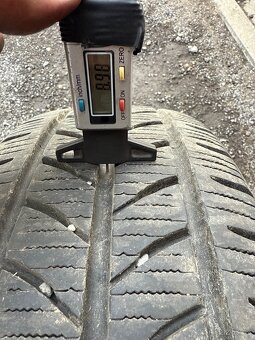 Pneumatiky zimní 215 /70R15C Yokohama WY01 - 5