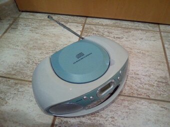 Přenosný radiopřijímac s CD - 5