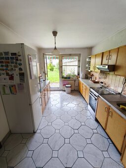 Rodinný dům 4+1 s garáží, terasou a zahradou – Lipník n. B. - 5