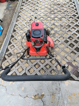 Nabízím málo použitou starou dvoutaktní sekačku - 5