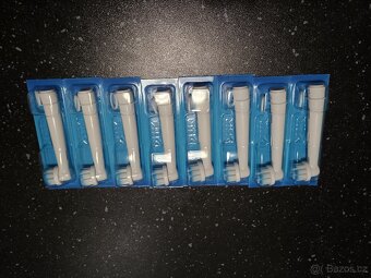 Dětský elektrický zubní kartáček Oral B Pro + 8ks hlavic - 5