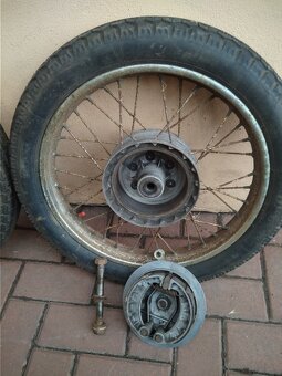 JAWA kompletní kola 16“ (3 ks) originál i původní stav - 5