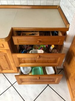 Masivní kuchyňská linka z Německa bez spotřebičů - 5