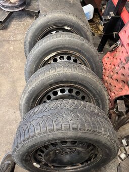 Plechové disky se zimní pneu. - 5