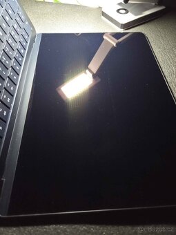 Apple MacBook Air 13" s čipem M2 v elegantní temně inkousto - 5