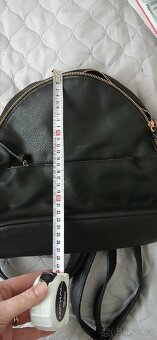 Koženkový dámský batůžek - 5