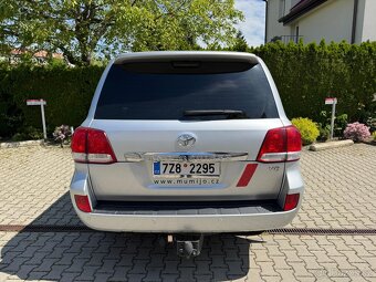 TOYOTA LAND CRUISER 4,5 D L200 TOP STAV - 5