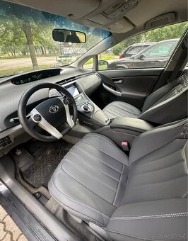 Toyota Prius 1.8 Hybrid Hatchback | 2010 | 195 000 km - 5
