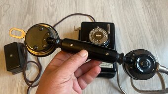Starý nástěnný telefon na mince - 5